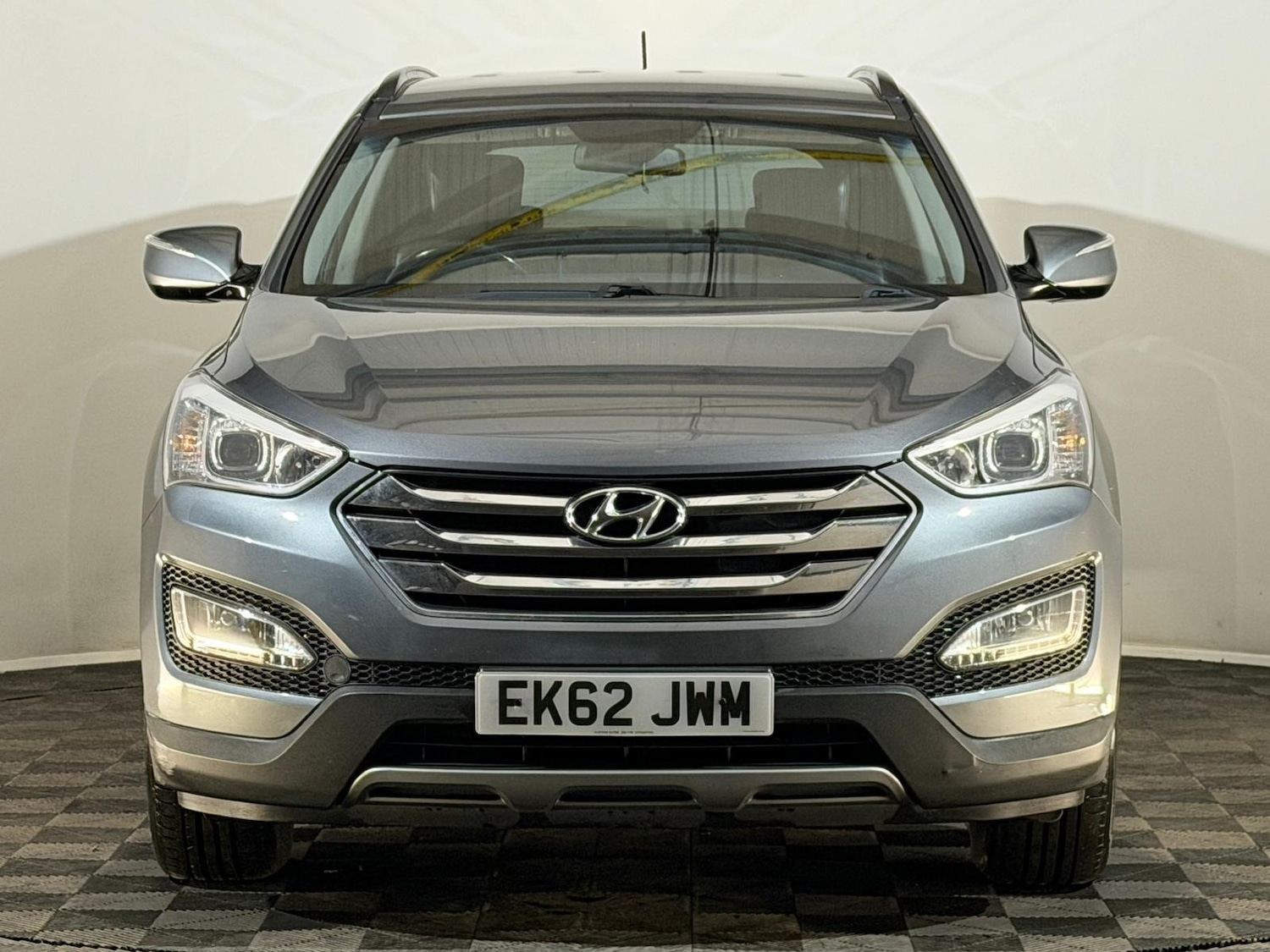 Used Hyundai Santa Fe 2012 for sale - 76494215: Photo 2