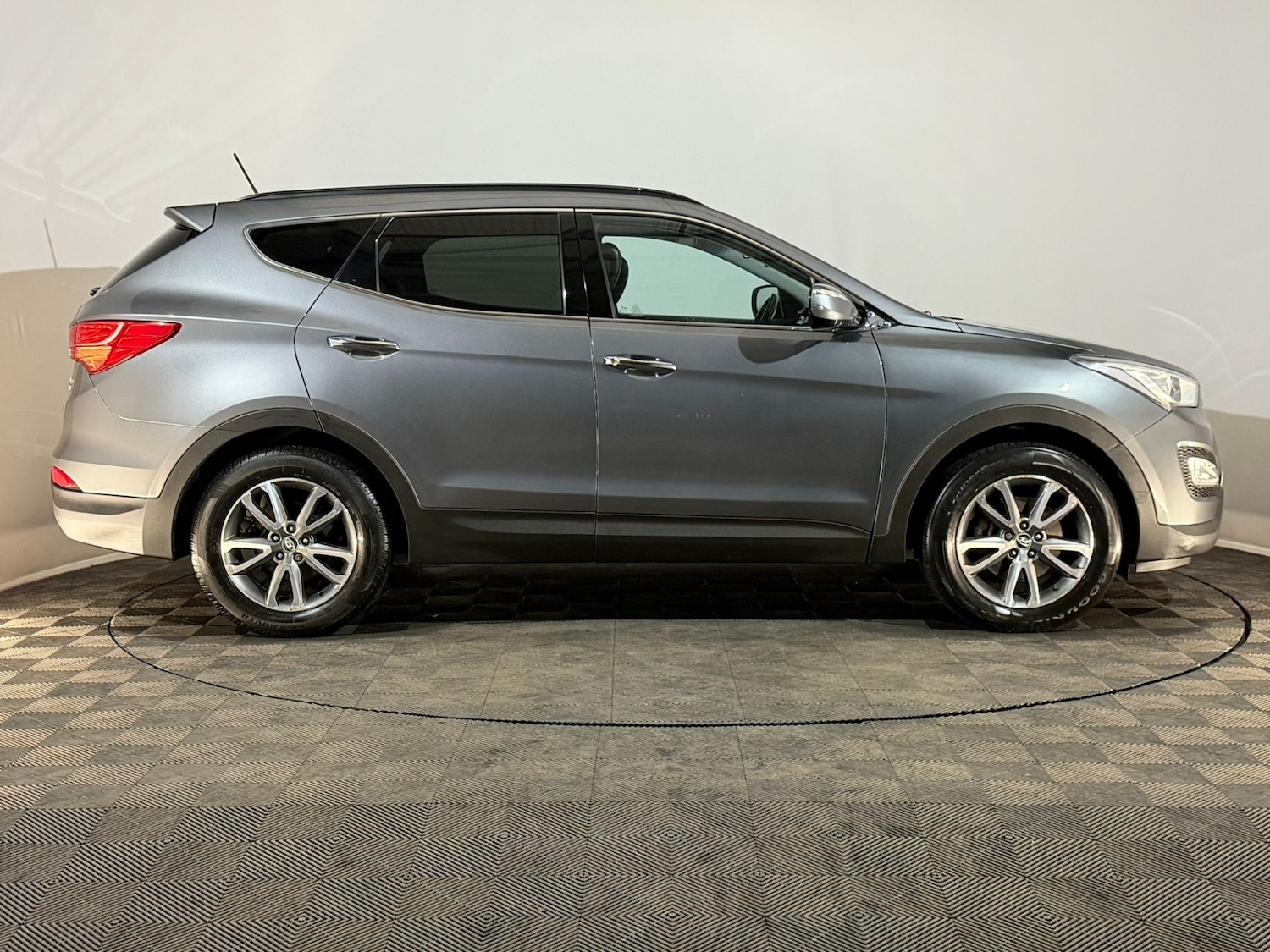 Used Hyundai Santa Fe 2012 for sale - 76494215: Photo 4