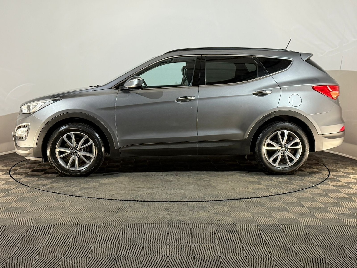 Used Hyundai Santa Fe 2012 for sale - 76494215: Photo 5