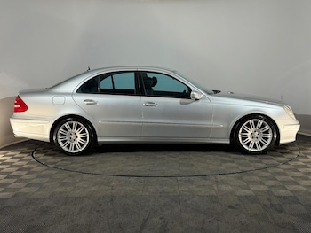 Used Mercedes-Benz E Class 2005 for sale - 77052303: Photo