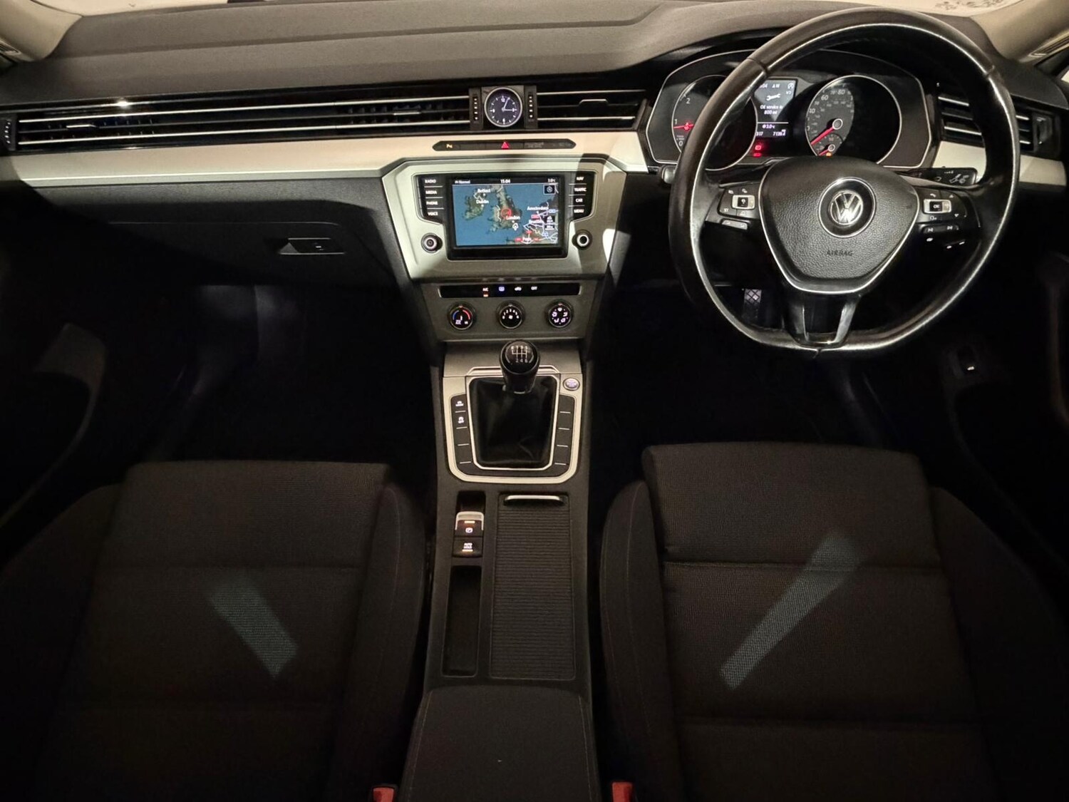 Used Volkswagen Passat 2015 for sale - 77340610: Photo 11