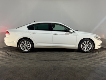 Used Volkswagen Passat 2015 for sale - 77340610: Photo