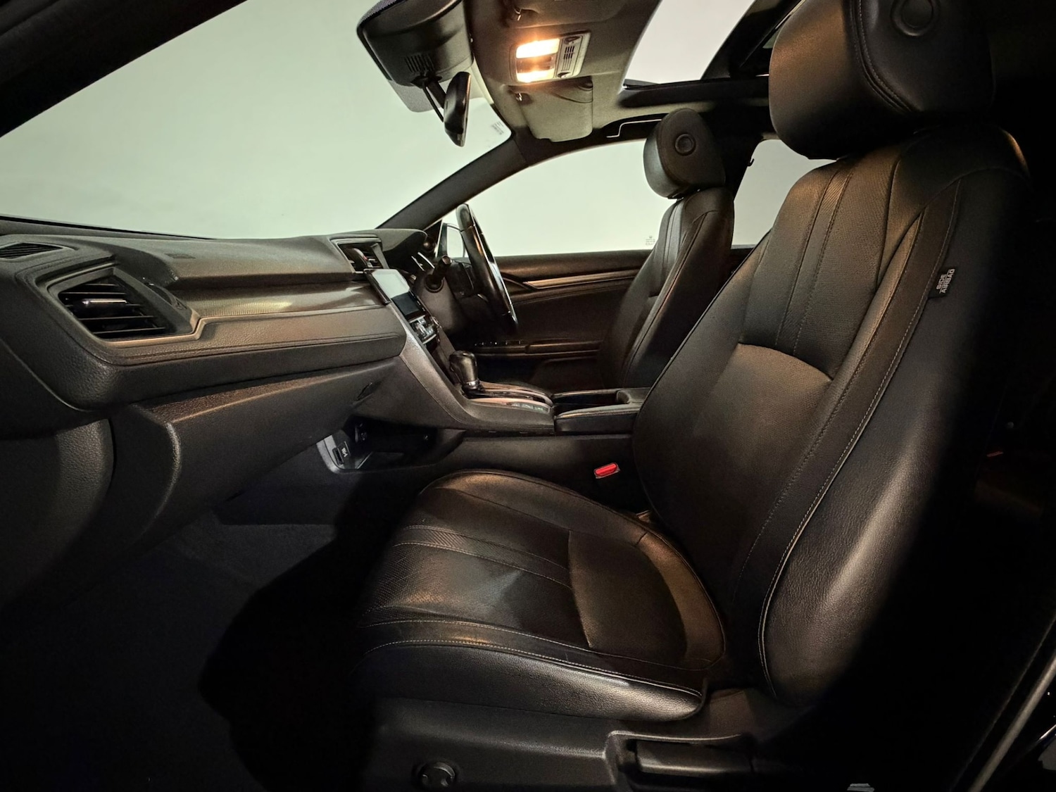 Used Honda Civic 2017 for sale - 77617356: Photo 17