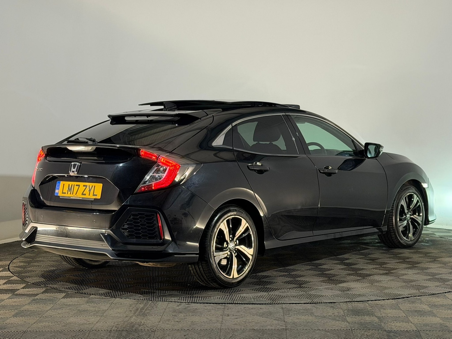 Used Honda Civic 2017 for sale - 77617356: Photo 6