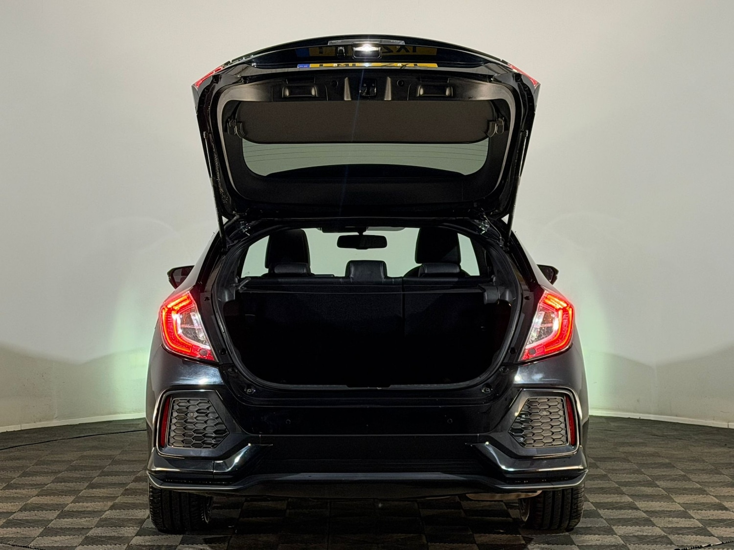 Used Honda Civic 2017 for sale - 77617356: Photo 8