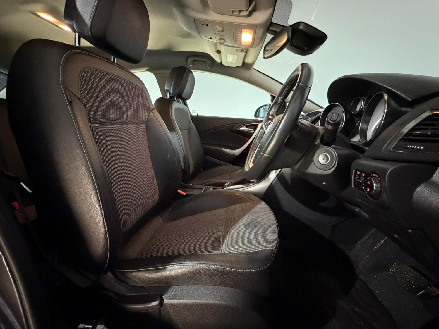 Used Vauxhall Astra 2012 for sale - 76547966: Photo 16