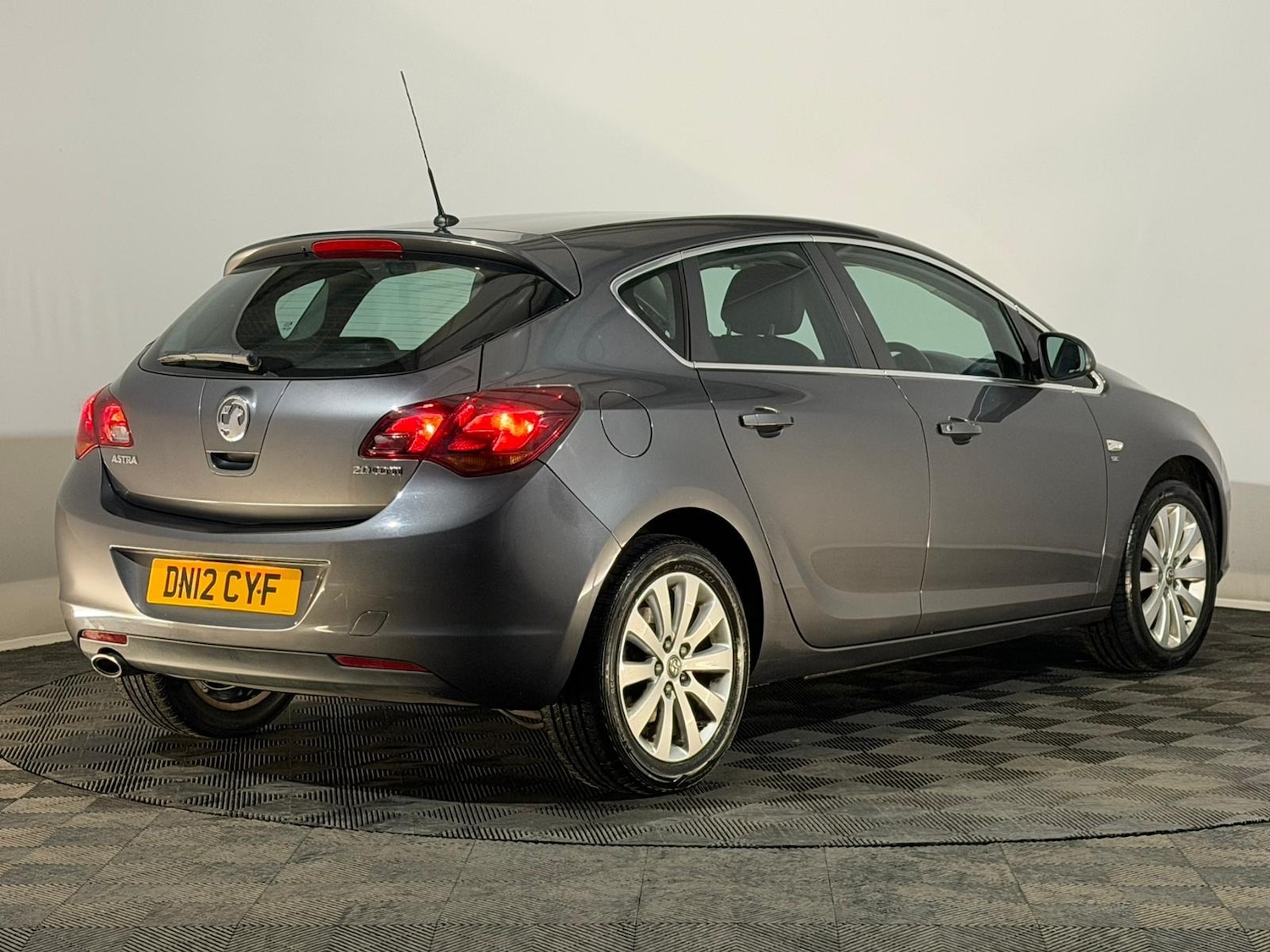 Used Vauxhall Astra 2012 for sale - 76547966: Photo 6