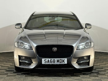 Used Jaguar XF 2018 for sale - 76170892: Photo 2