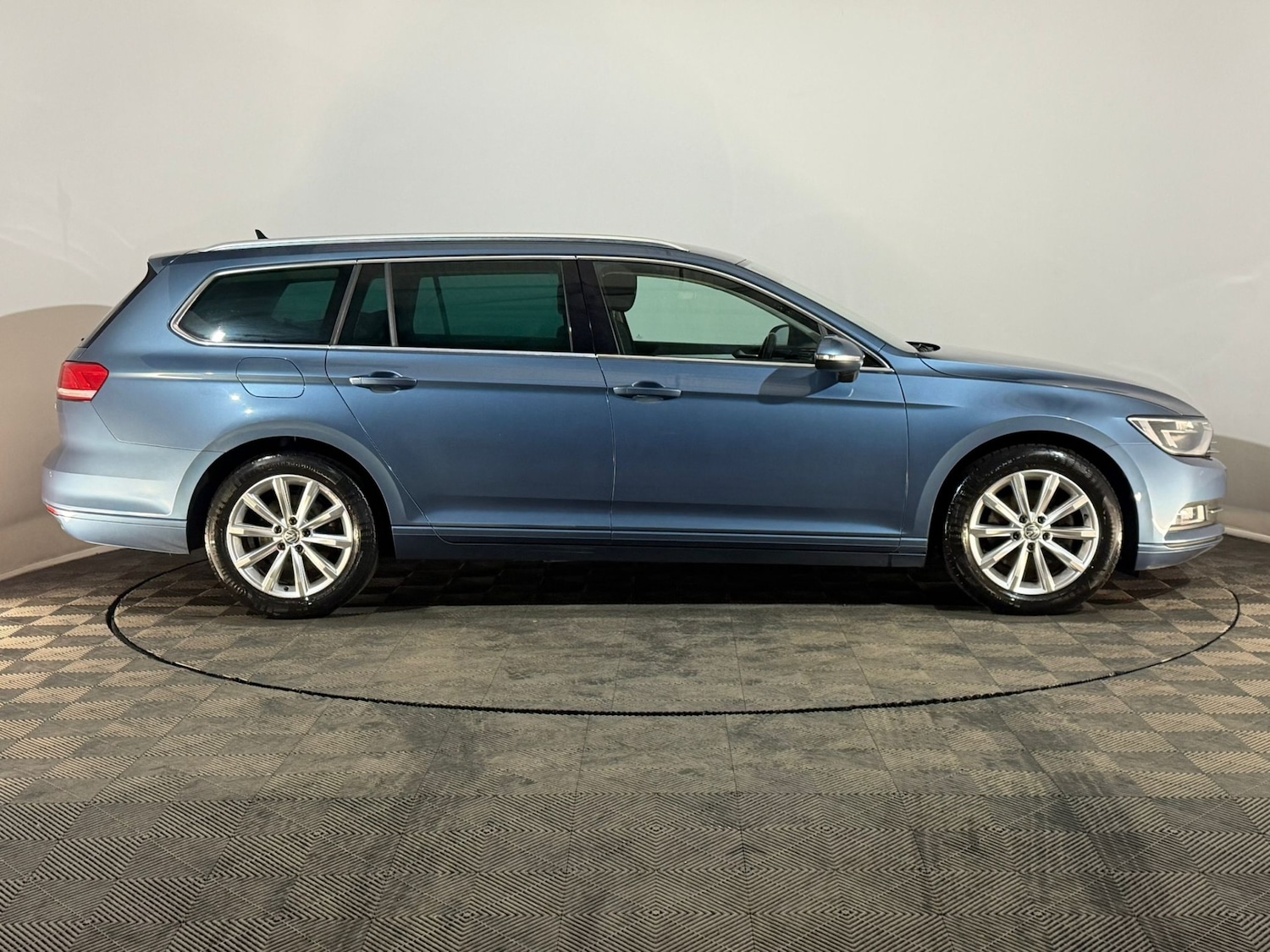 Used Volkswagen Passat 2016 for sale - 77617874: Photo 4
