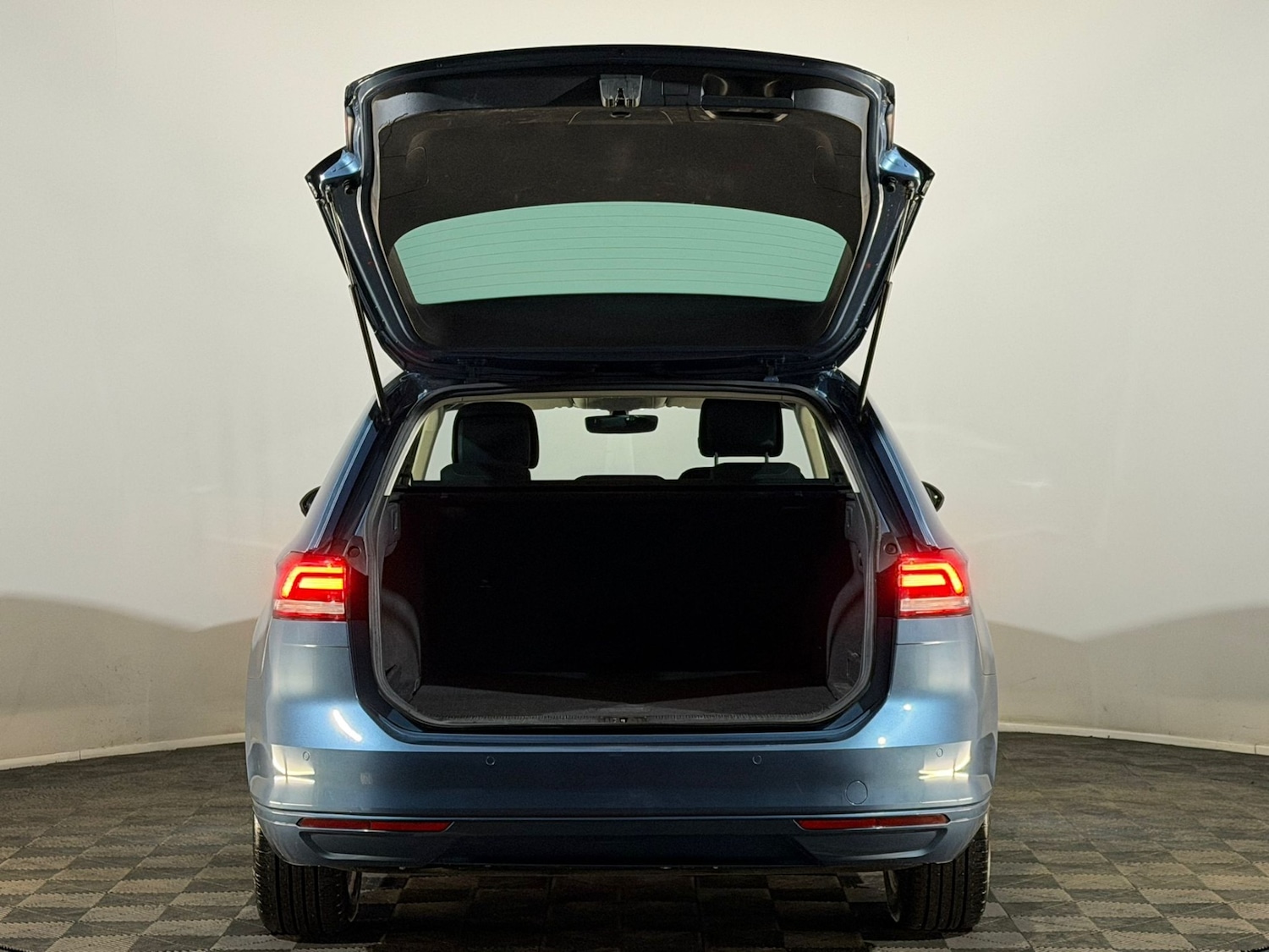 Used Volkswagen Passat 2016 for sale - 77617874: Photo 8