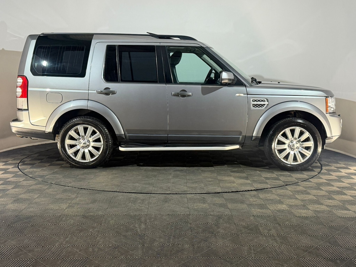Used Land Rover Discovery 2012 for sale - 77648298: Photo 4