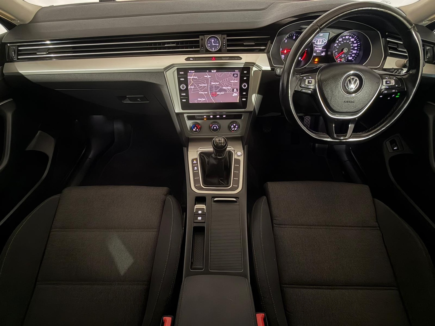 Used Volkswagen Passat 2017 for sale - 77979816: Photo 11