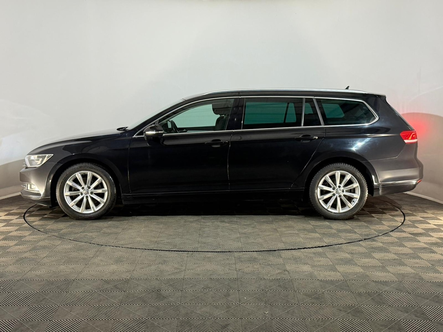 Used Volkswagen Passat 2017 for sale - 77979816: Photo 5