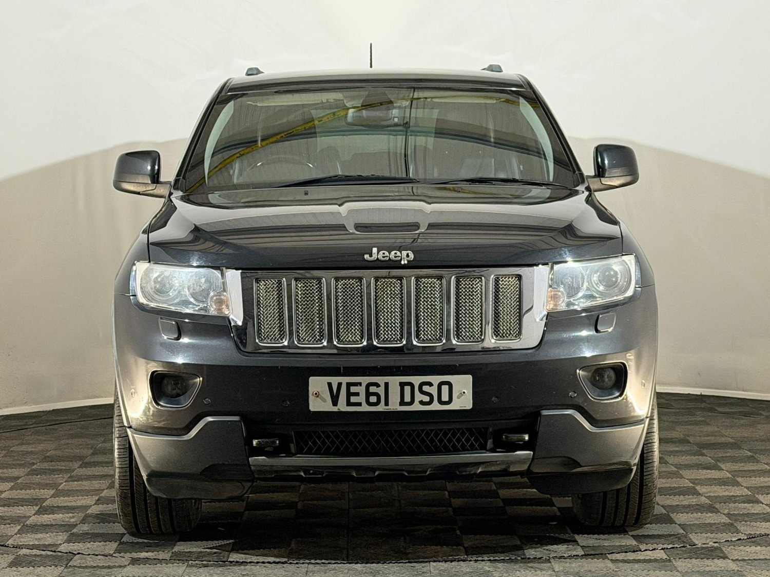 Used Jeep Grand Cherokee 2011 for sale - 76518539: Photo 2