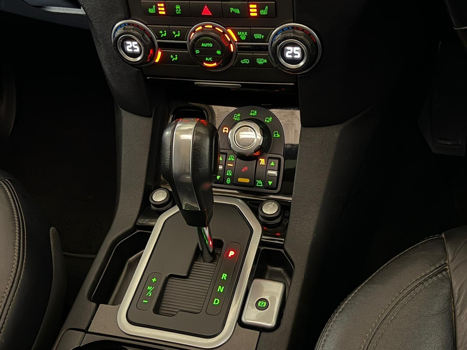 Used Land Rover Discovery 2011 for sale - 76706767: Photo 15