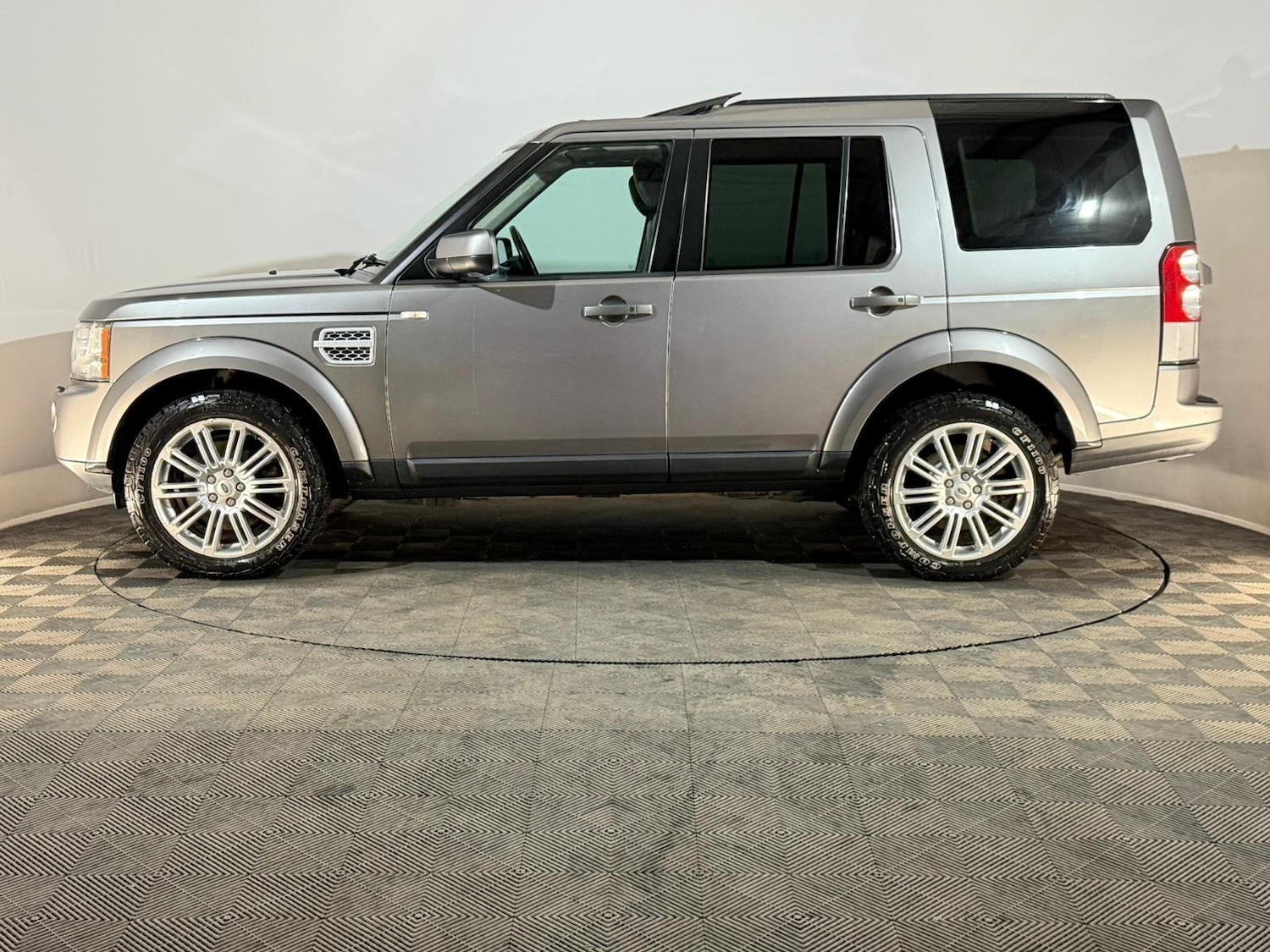 Used Land Rover Discovery 2011 for sale - 76706767: Photo 5