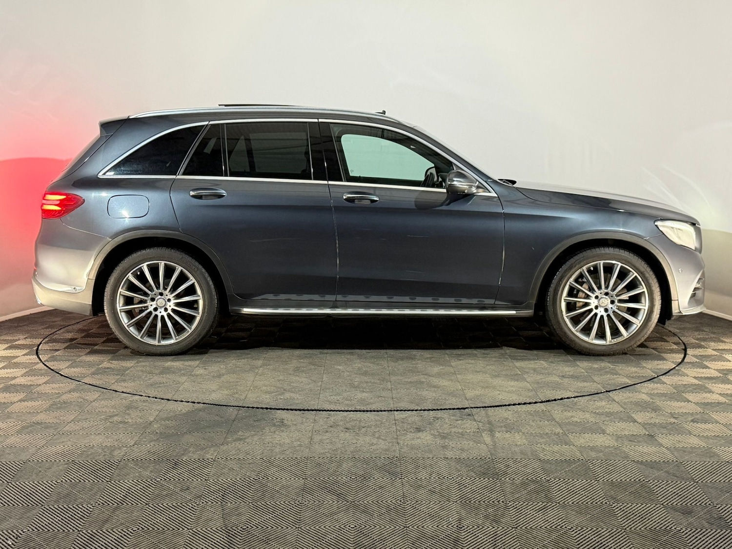 Used Mercedes-Benz GLC 2016 for sale - 76895833: Photo 4