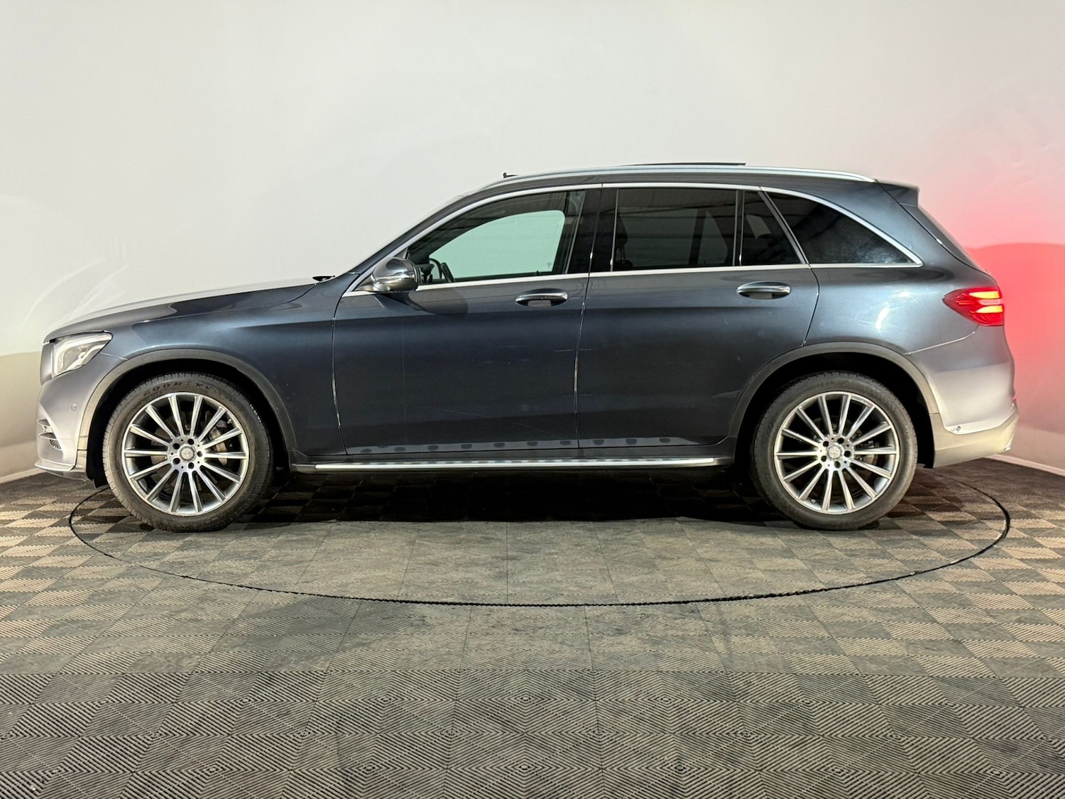 Used Mercedes-Benz GLC 2016 for sale - 76895833: Photo 5