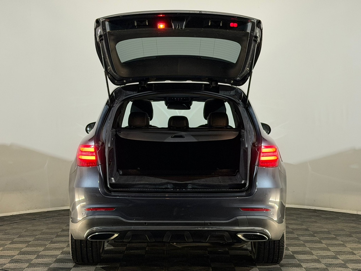 Used Mercedes-Benz GLC 2016 for sale - 76895833: Photo 8