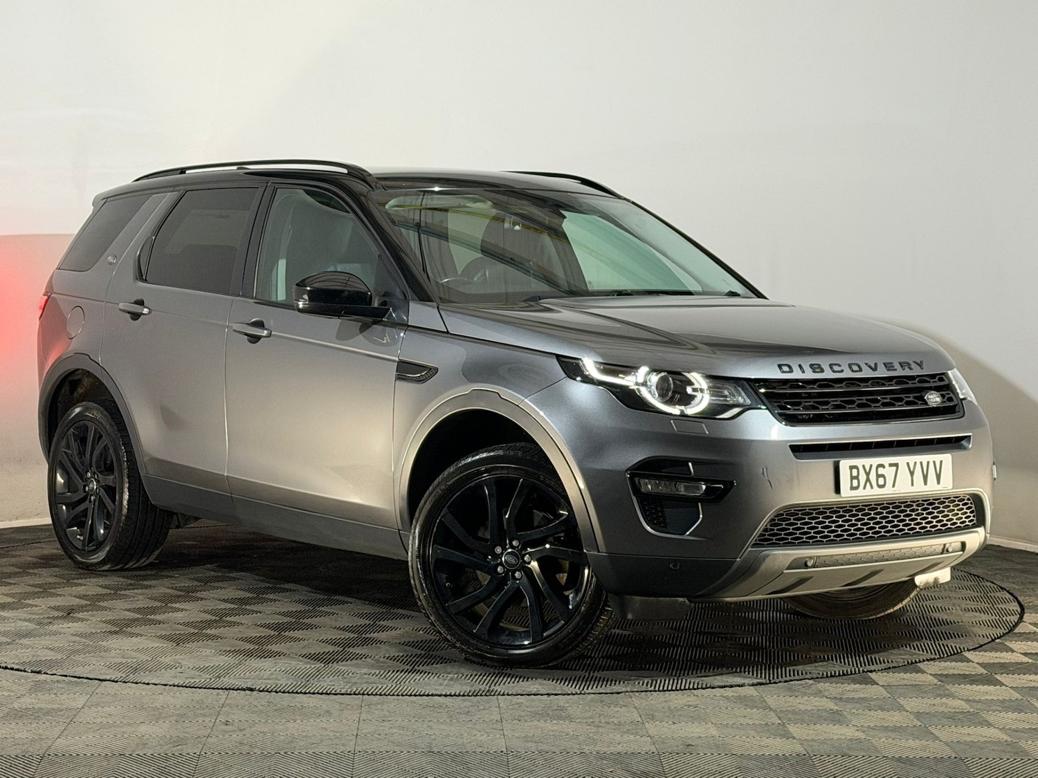 Used Land Rover Discovery Sport 2017 for sale - 76618062: Photo 1