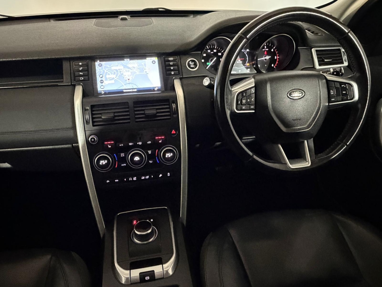 Used Land Rover Discovery Sport 2017 for sale - 76618062: Photo 10