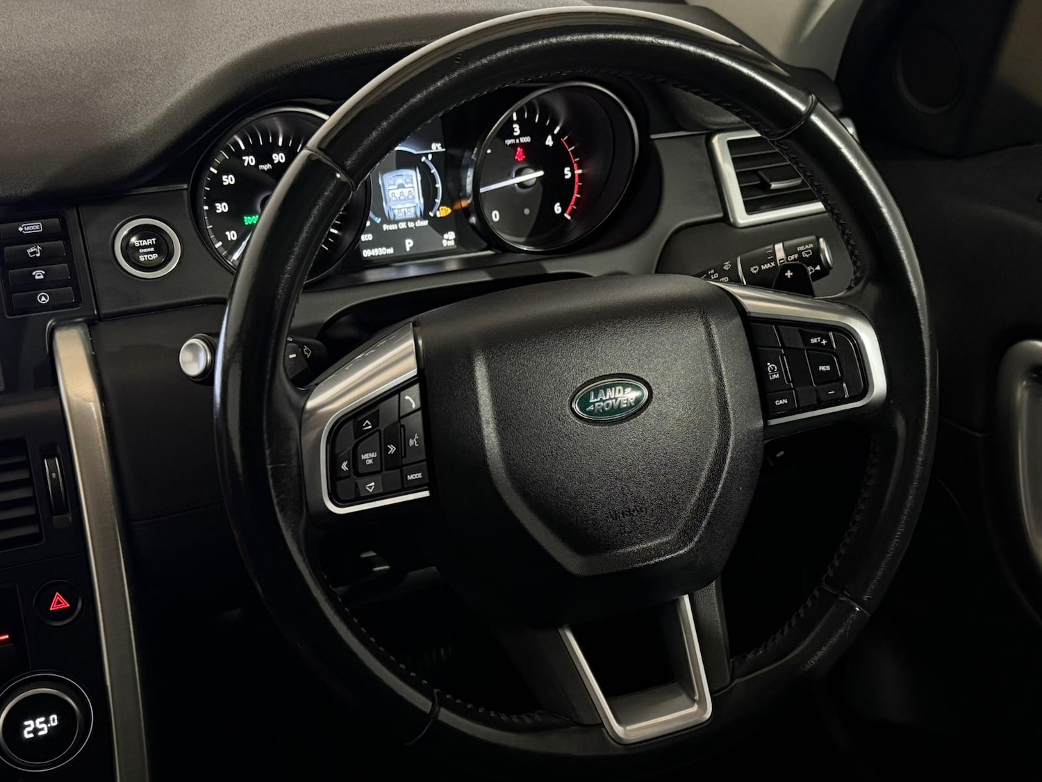 Used Land Rover Discovery Sport 2017 for sale - 76618062: Photo 11