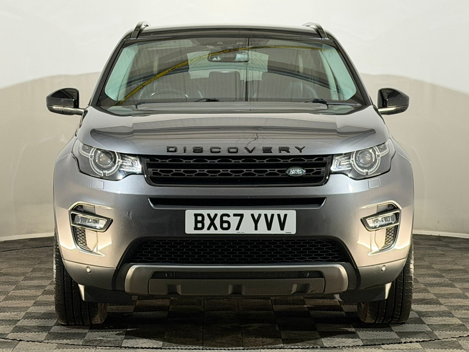 Used Land Rover Discovery Sport 2017 for sale - 76618062: Photo 2