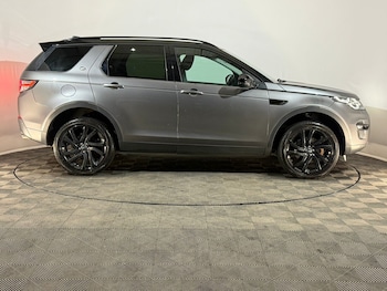 Used Land Rover Discovery Sport 2017 for sale - 76618062: Photo