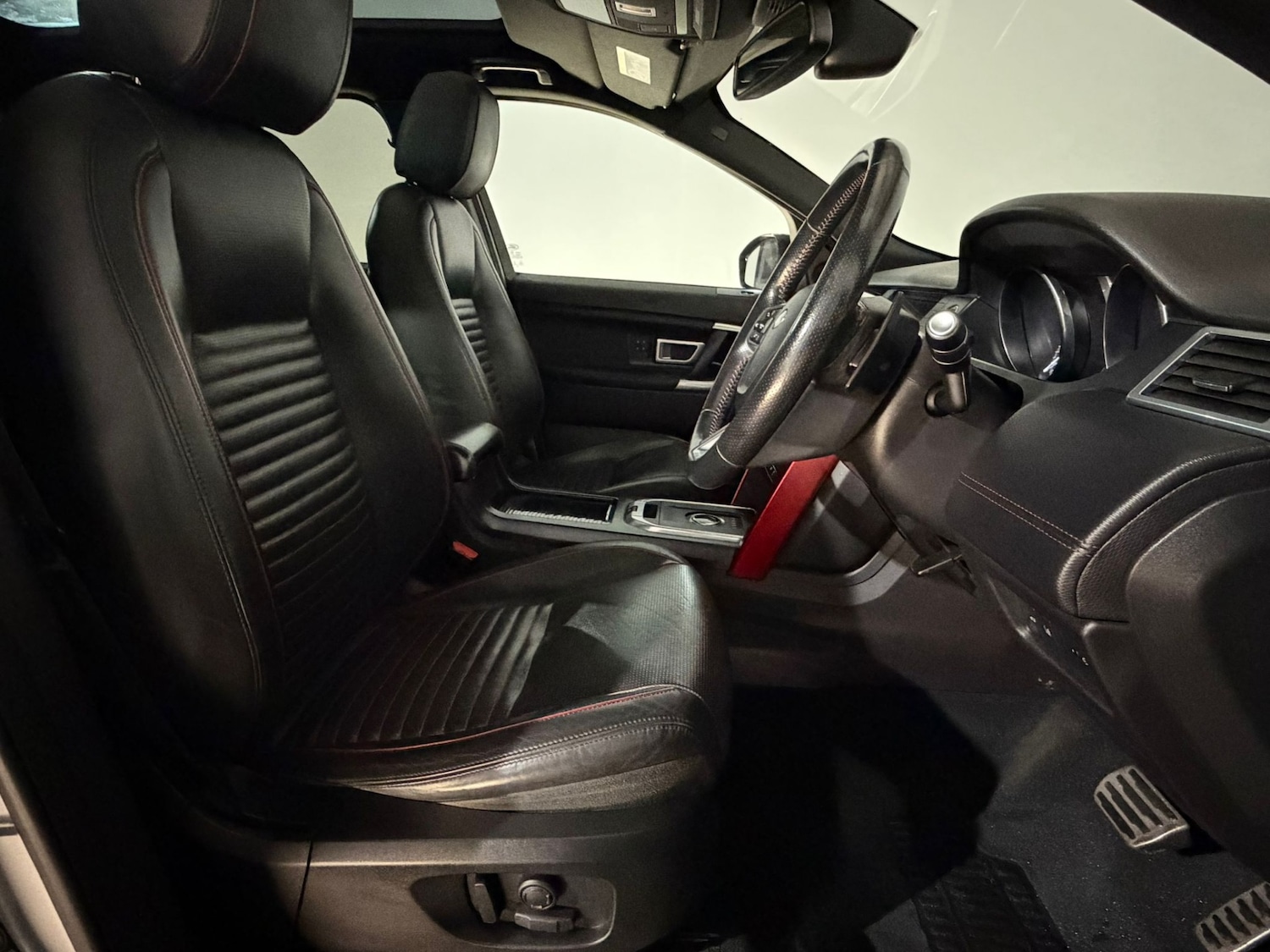 Used Land Rover Discovery Sport 2017 for sale - 77833828: Photo 16