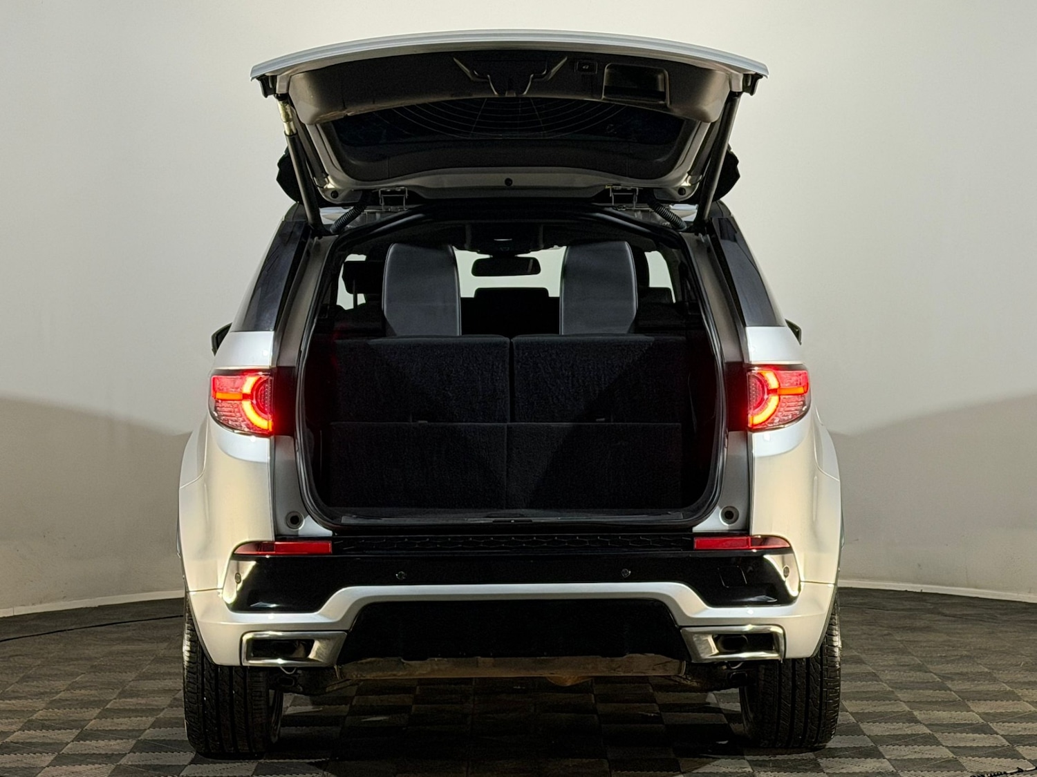 Used Land Rover Discovery Sport 2017 for sale - 77833828: Photo 8