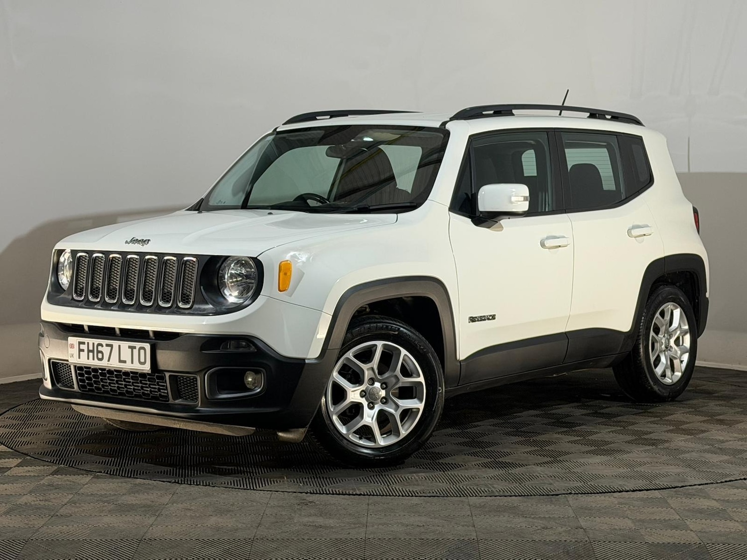 Used Jeep Renegade 2017 for sale - 77898909: Photo 3