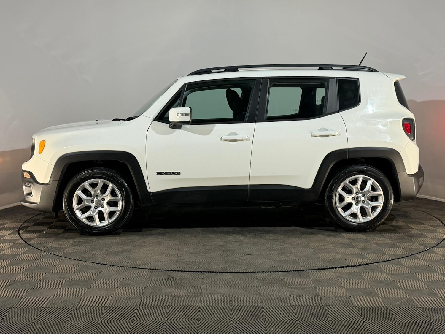 Used Jeep Renegade 2017 for sale - 77898909: Photo 5