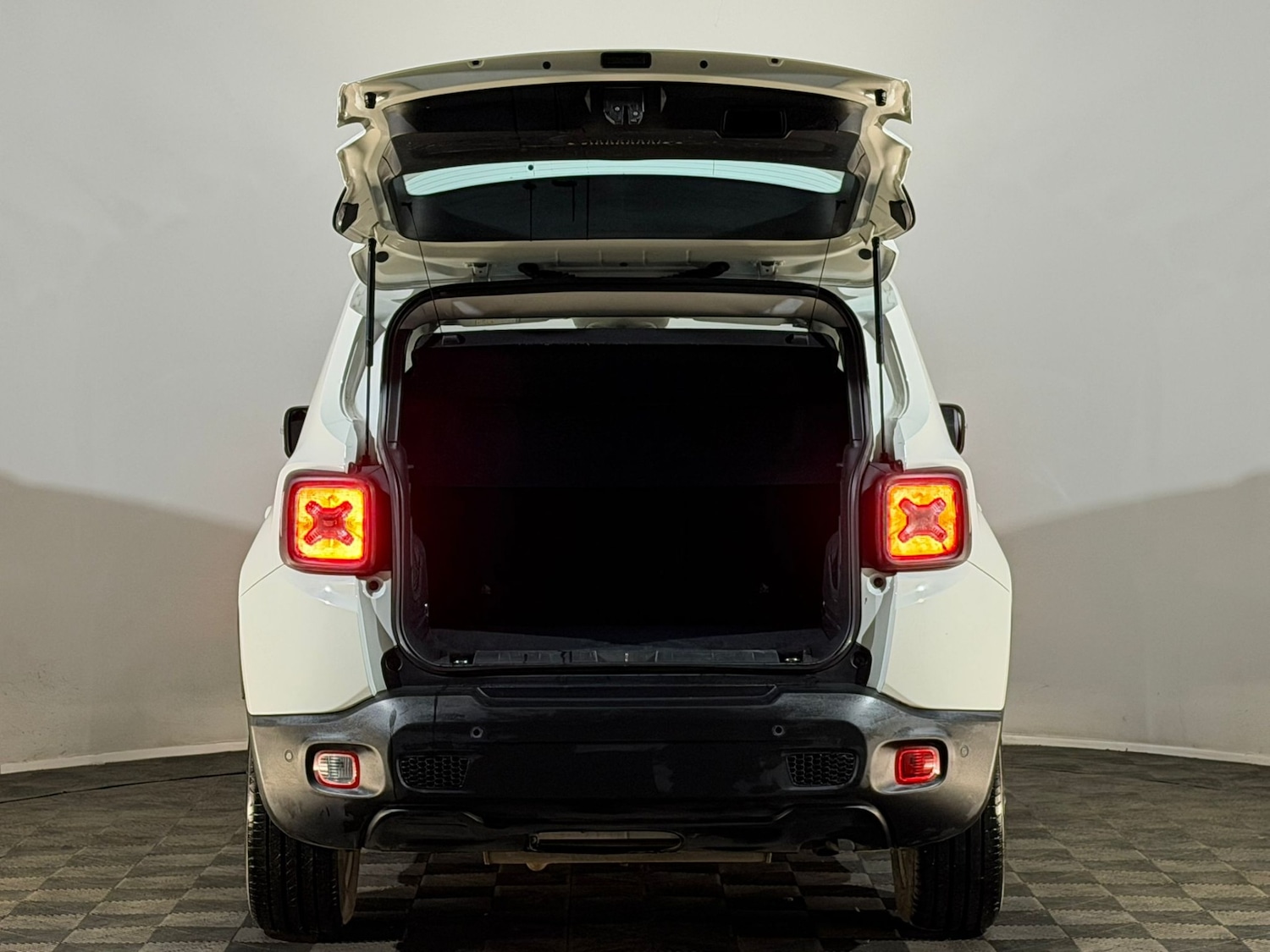 Used Jeep Renegade 2017 for sale - 77898909: Photo 8