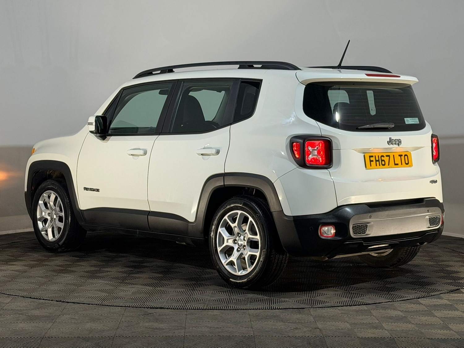 Used Jeep Renegade 2017 for sale - 77898909: Photo 9