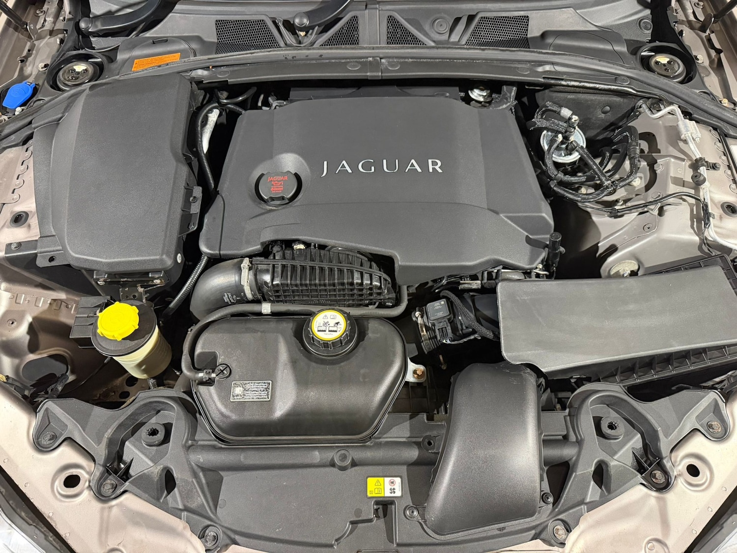 Used Jaguar XF 2010 for sale - 76297247: Photo 10