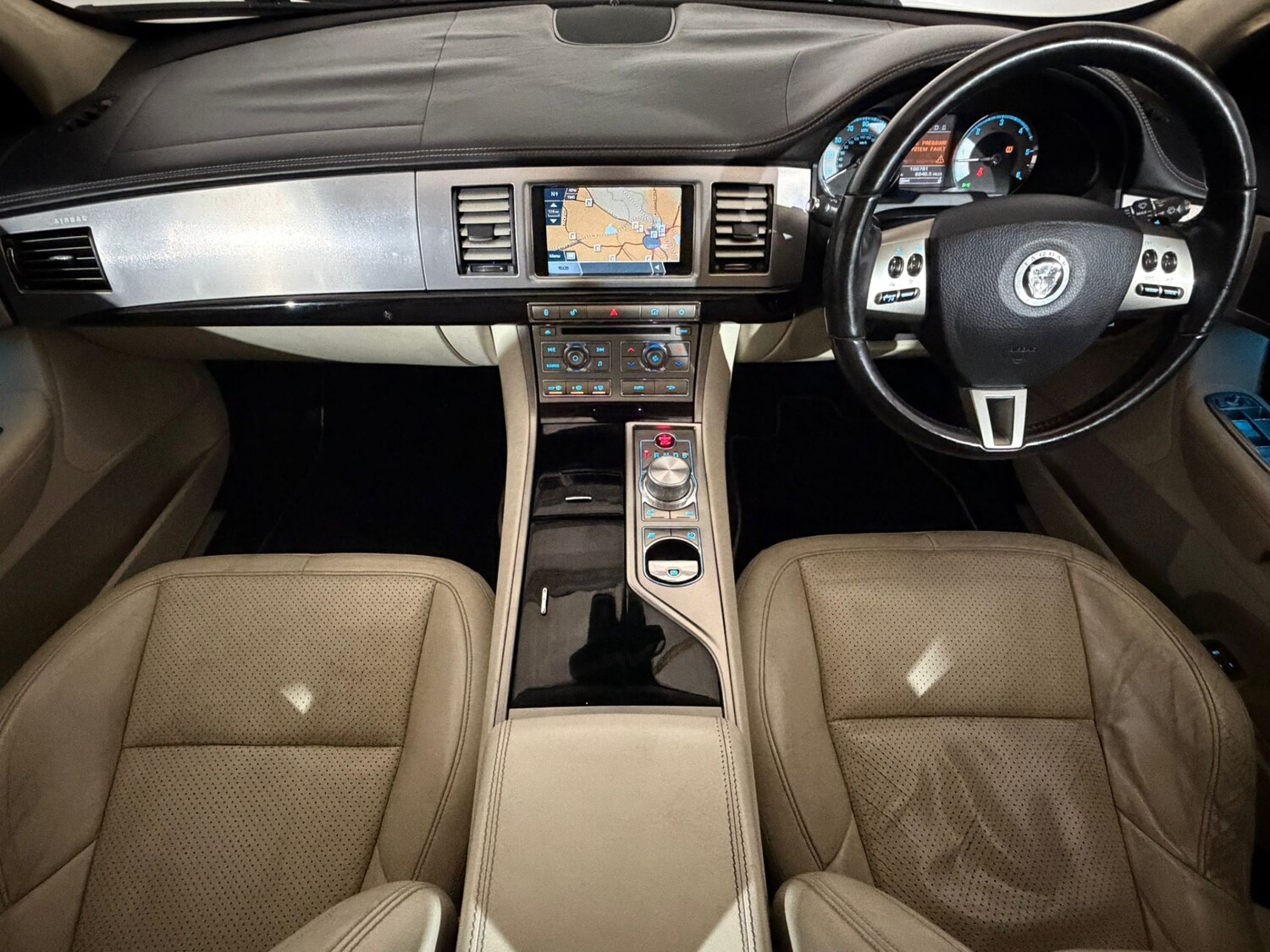 Used Jaguar XF 2010 for sale - 76297247: Photo 11