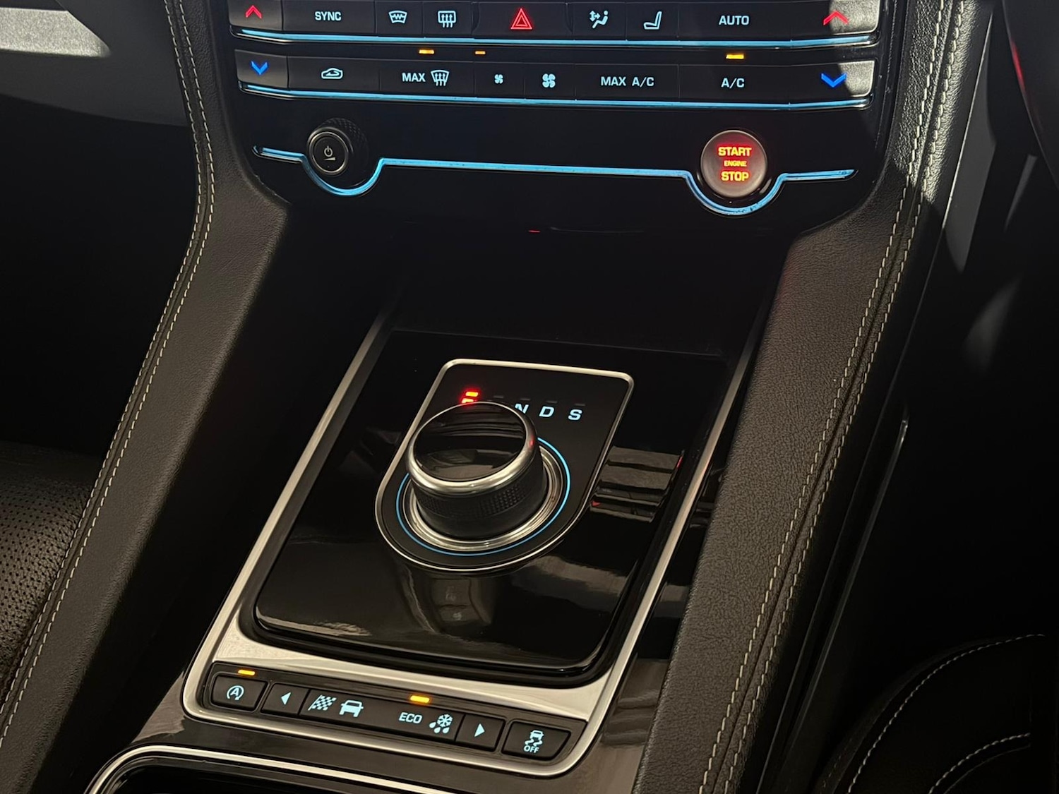 Used Jaguar F-Pace 2016 for sale - 76840749: Photo 15