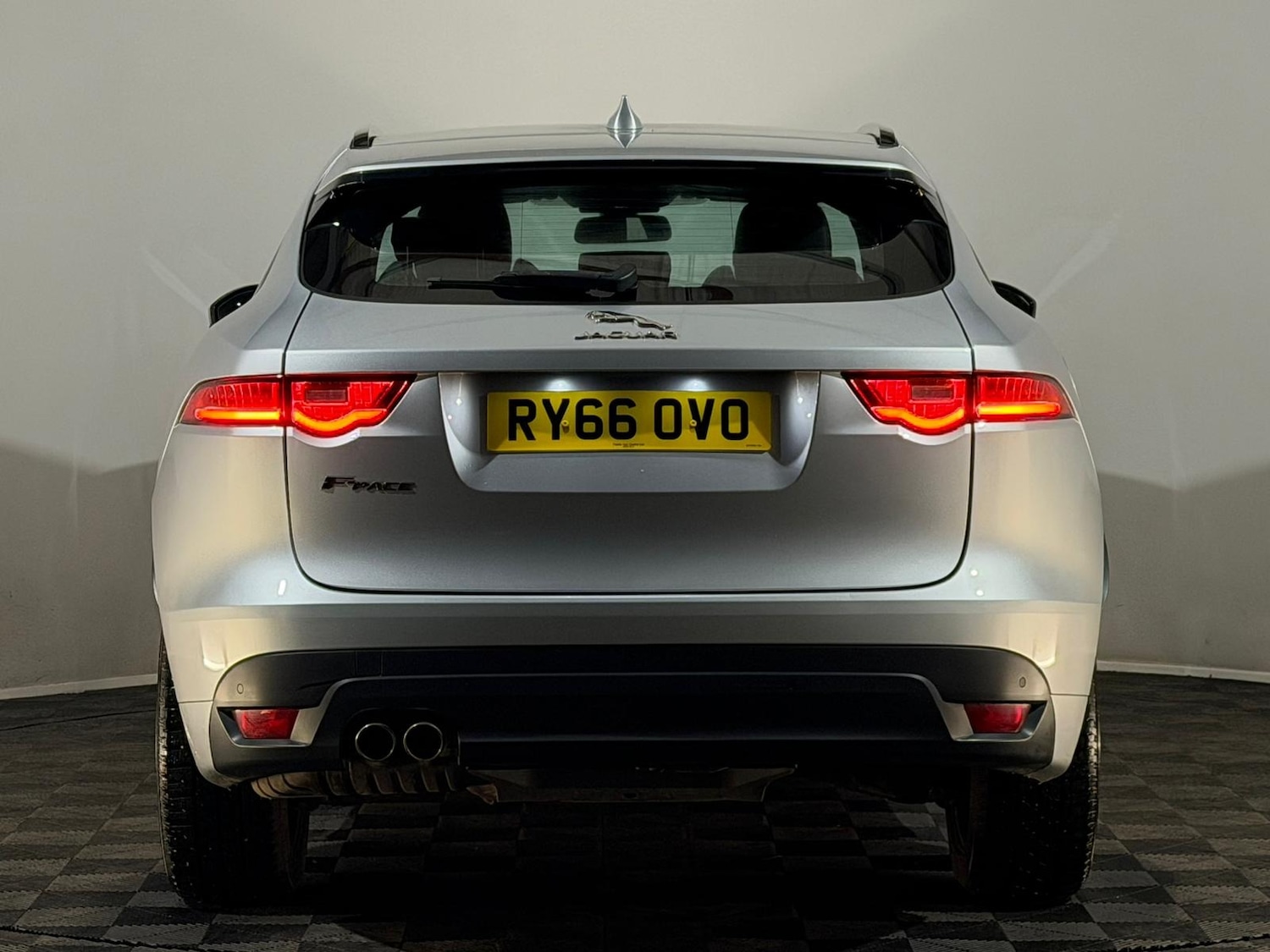 Used Jaguar F-Pace 2016 for sale - 76840749: Photo 7