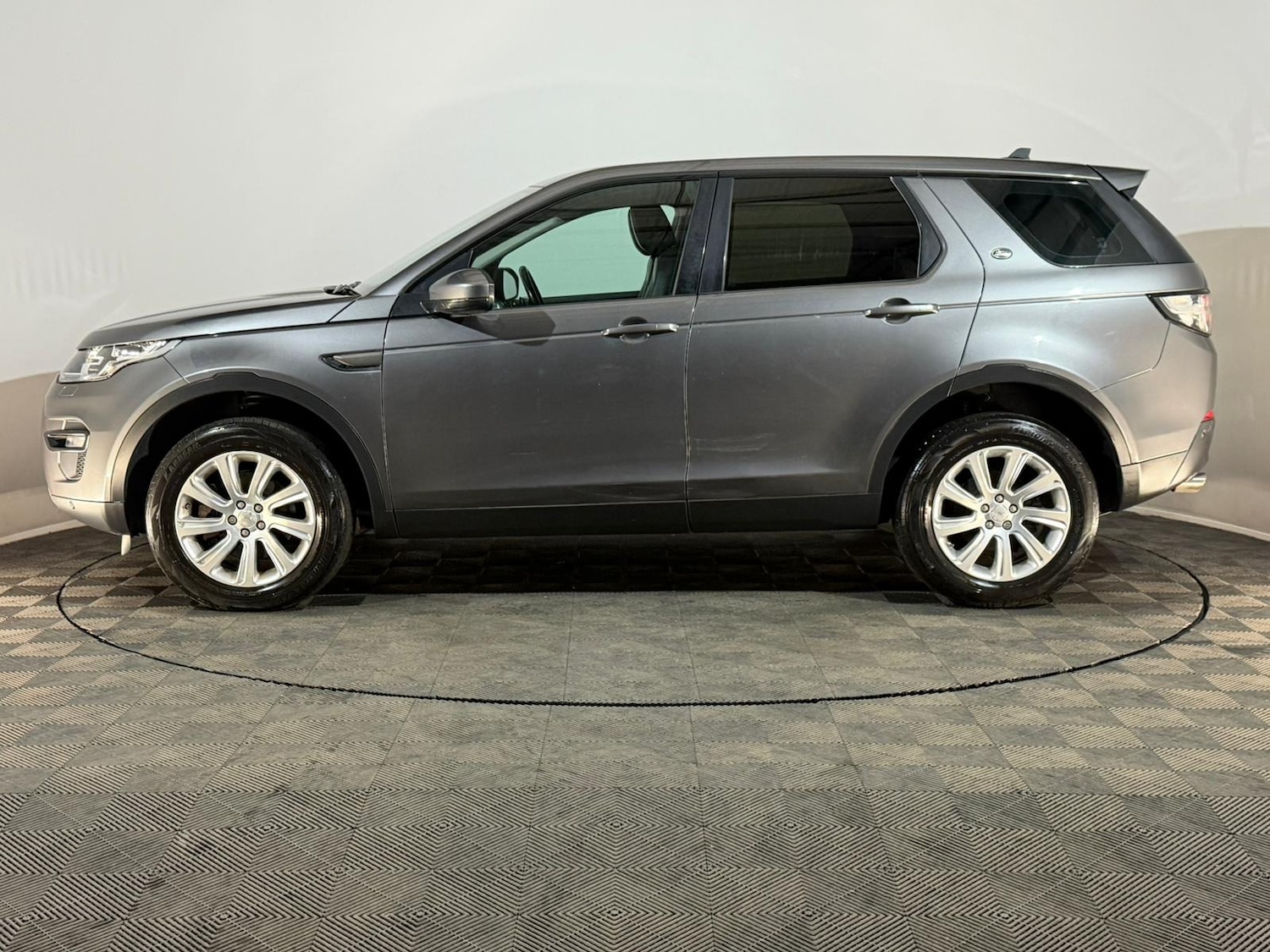 Used Land Rover Discovery Sport 2015 for sale - 77706814: Photo 5