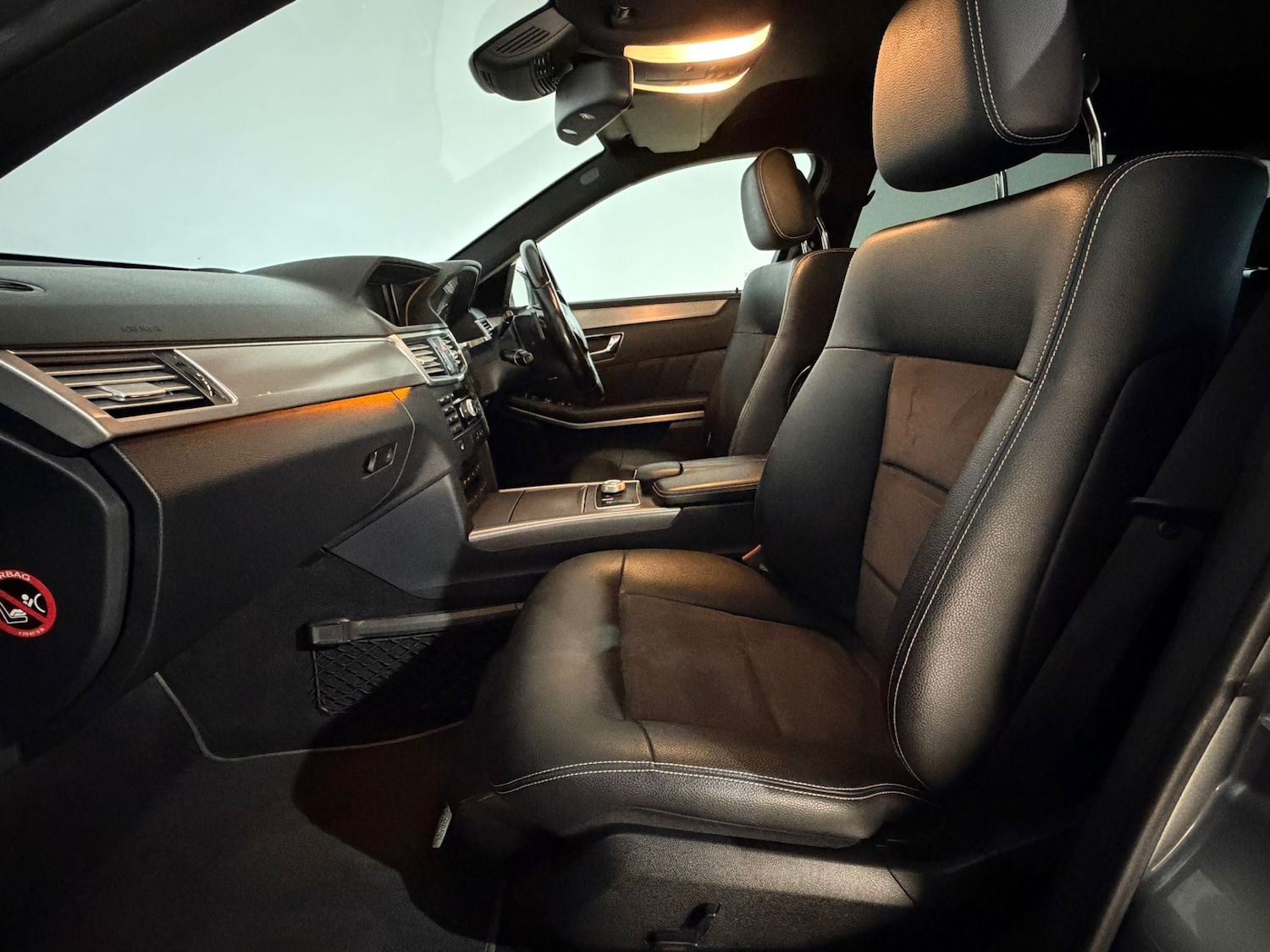 Used Mercedes-Benz E Class 2011 for sale - 78136978: Photo 16