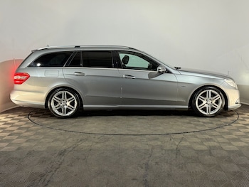 Used Mercedes-Benz E Class 2011 for sale - 78136978: Photo