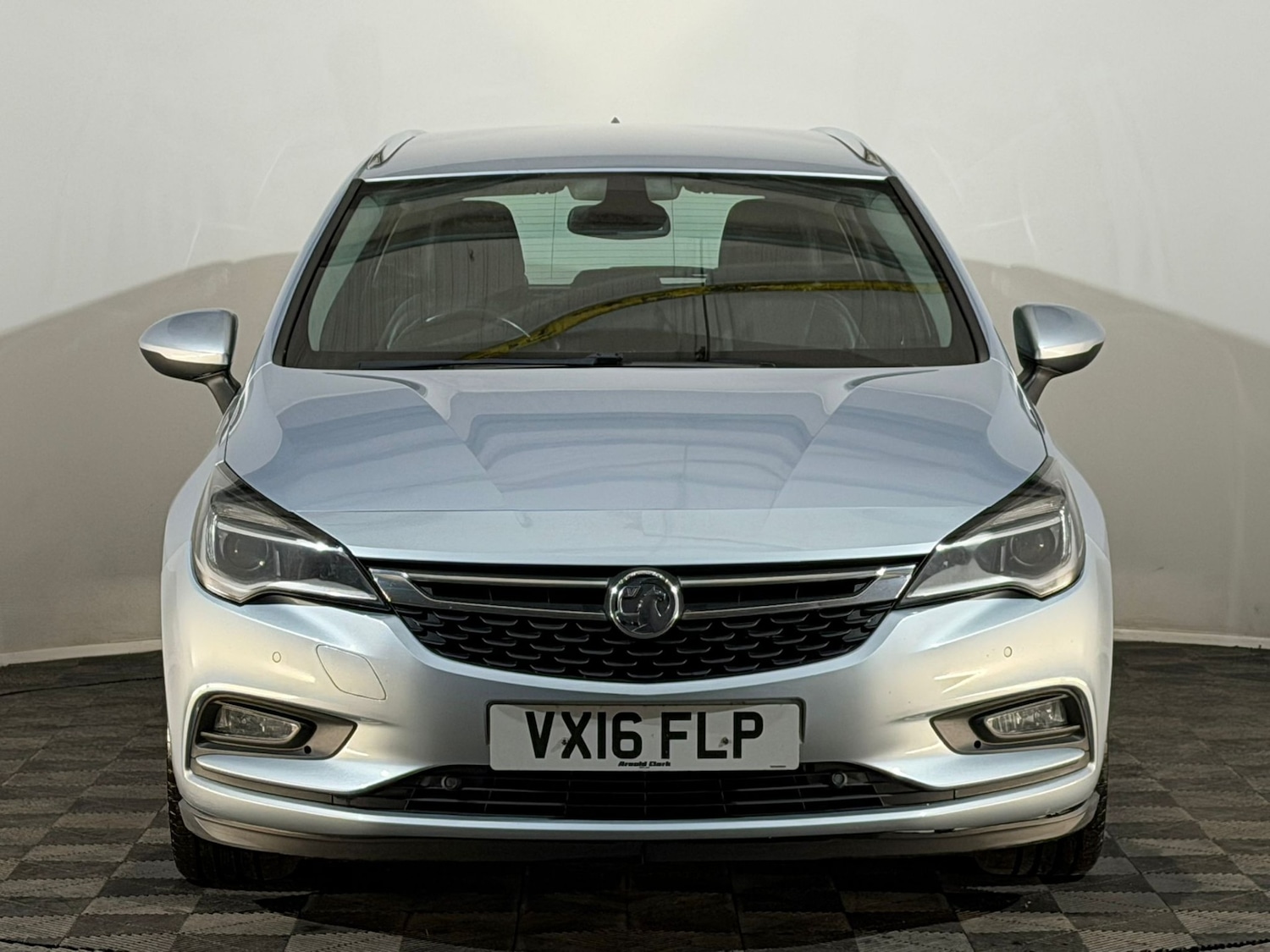 Used Vauxhall Astra 2016 for sale - 76611814: Photo 2