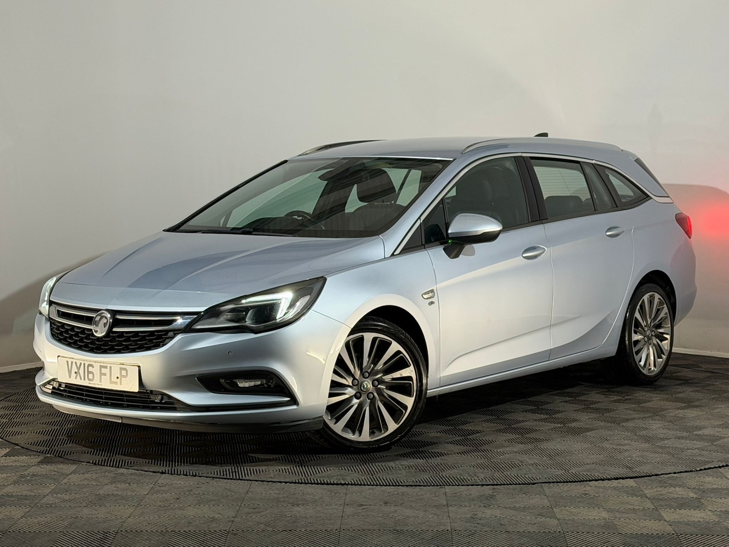 Used Vauxhall Astra 2016 for sale - 76611814: Photo 3