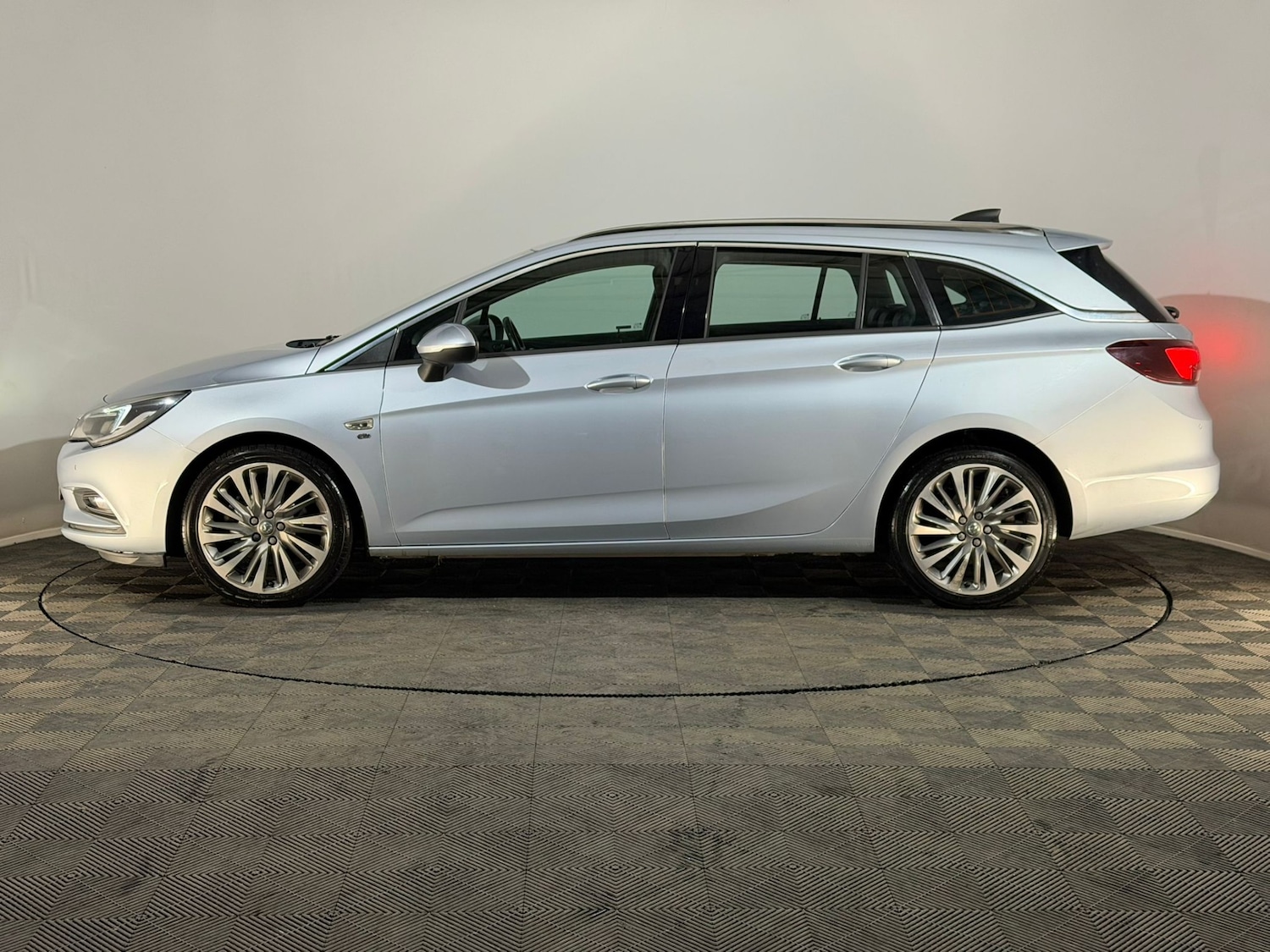 Used Vauxhall Astra 2016 for sale - 76611814: Photo 5