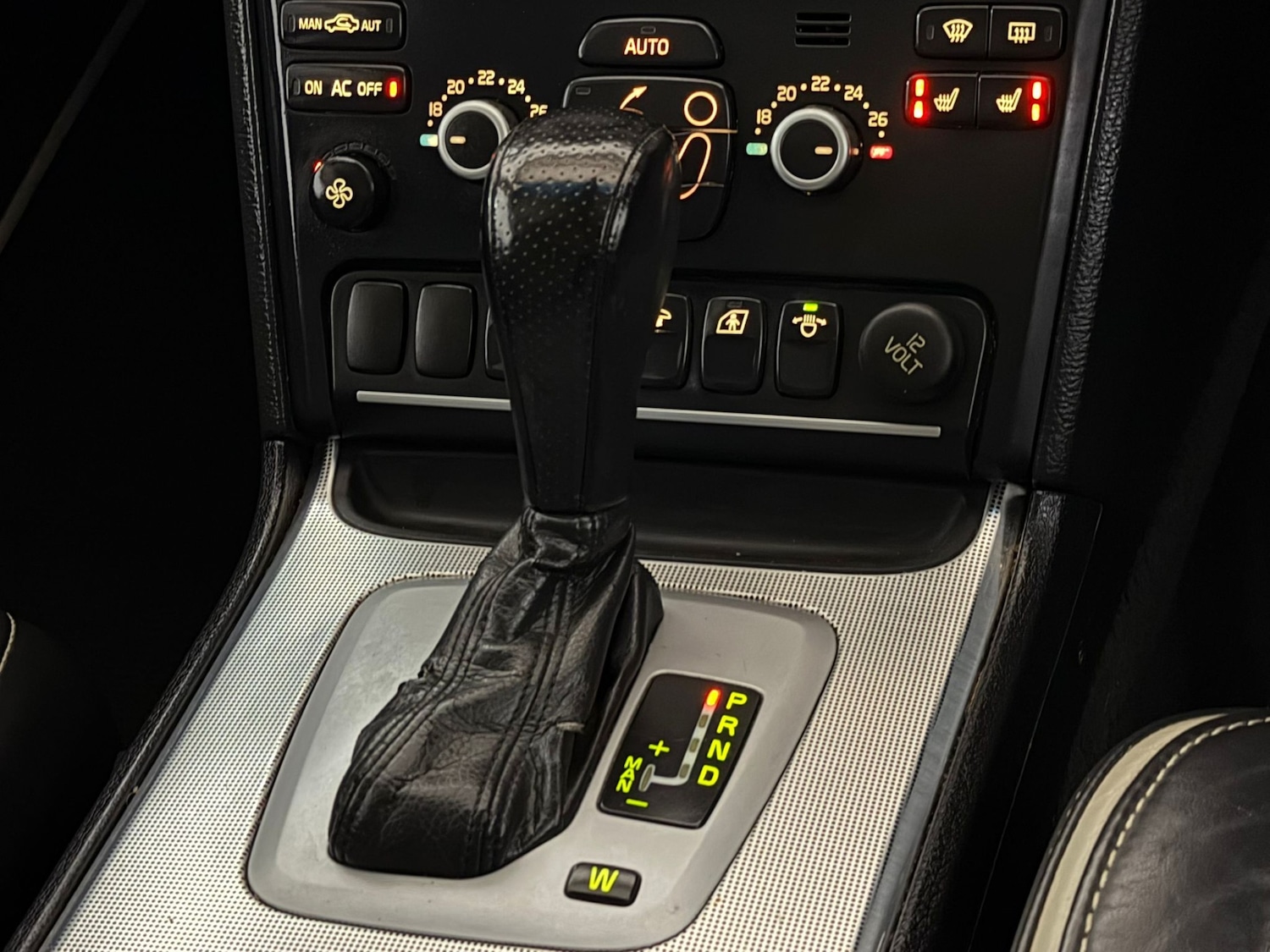 Used Volvo XC90 2011 for sale - 76129129: Photo 15