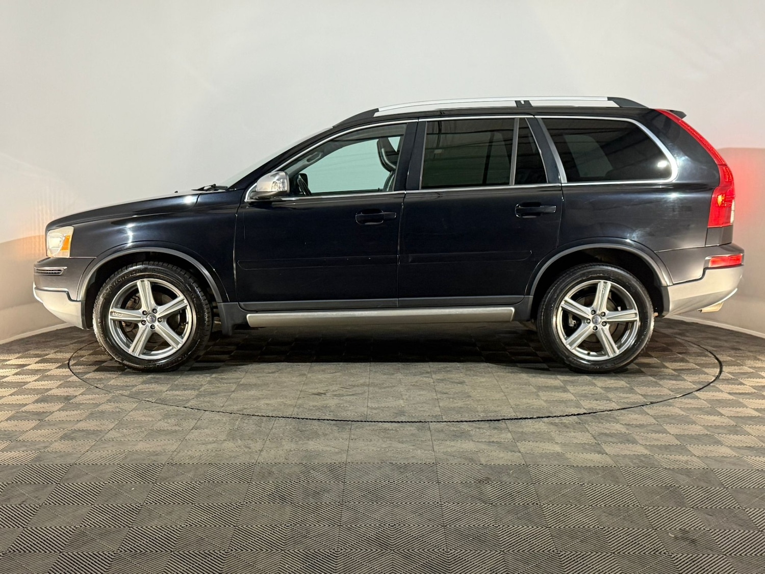 Used Volvo XC90 2011 for sale - 76129129: Photo 5