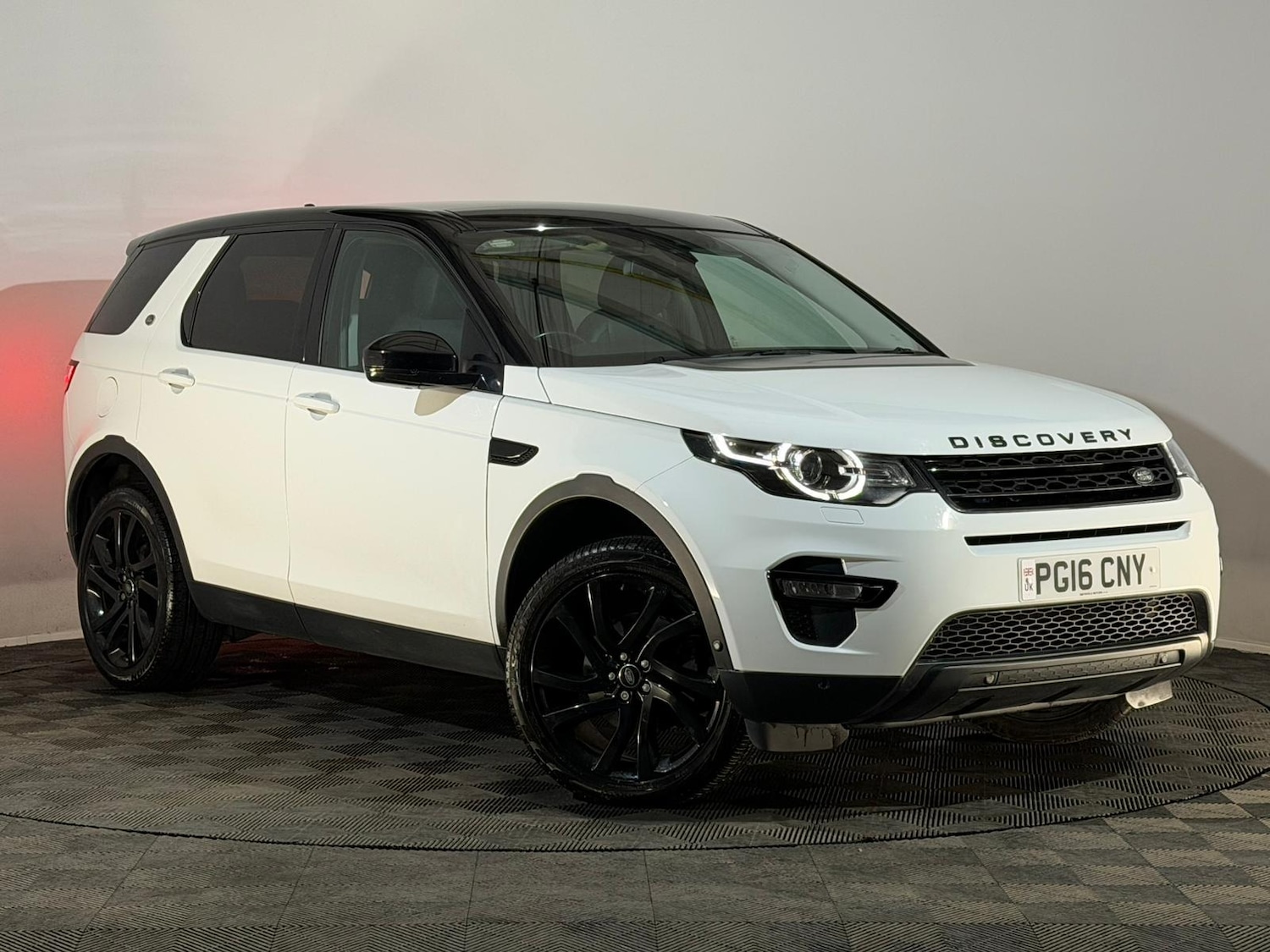 Used Land Rover Discovery Sport 2016 for sale - 76372591: Photo 1