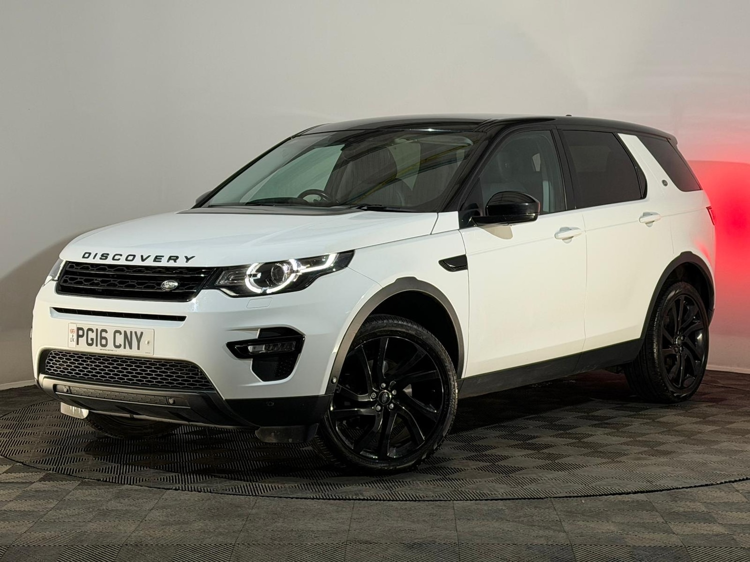 Used Land Rover Discovery Sport 2016 for sale - 76372591: Photo 3