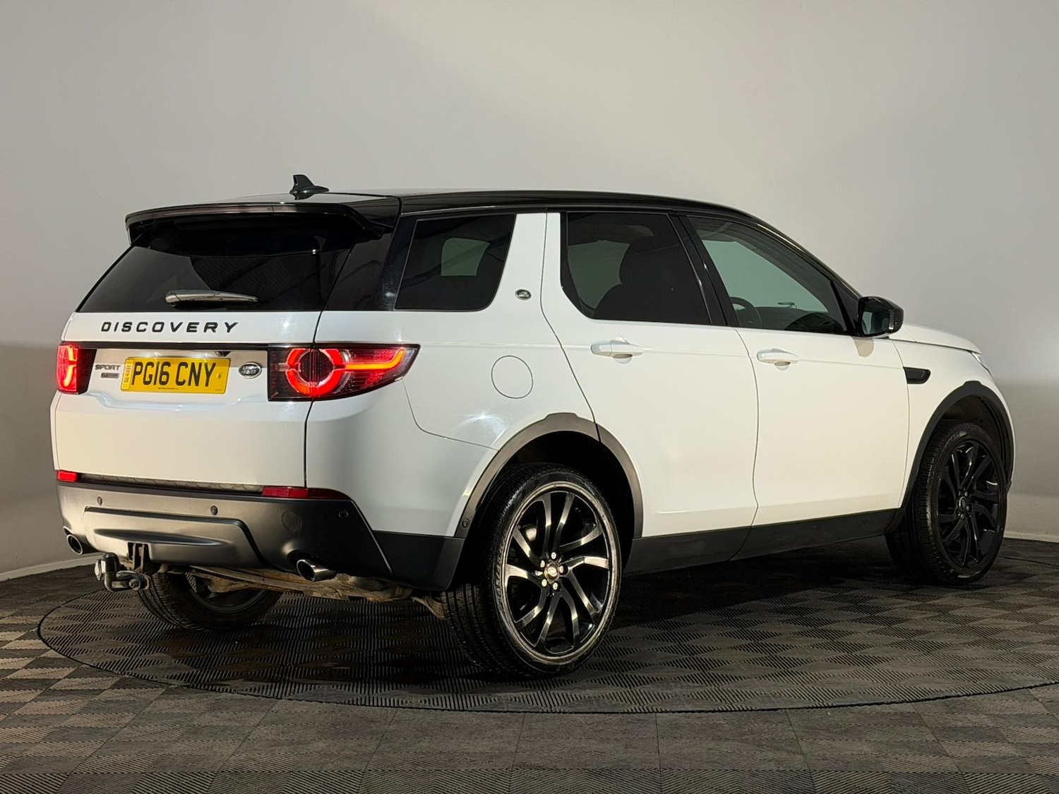 Used Land Rover Discovery Sport 2016 for sale - 76372591: Photo 6