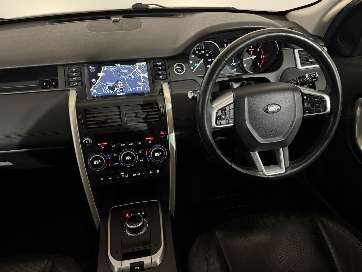 Used Land Rover Discovery Sport 2017 for sale - 77674575: Photo 11